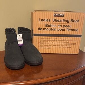 Kirkland Signature Women's Black Shearling Boots